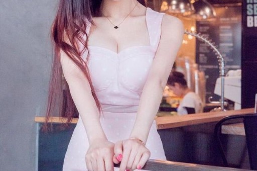 球在轨道上滚动游戏